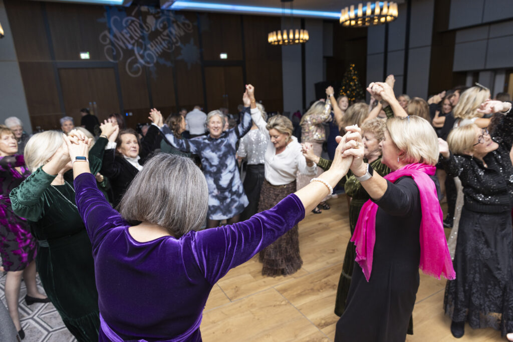 2wish Festive Soiree dancing